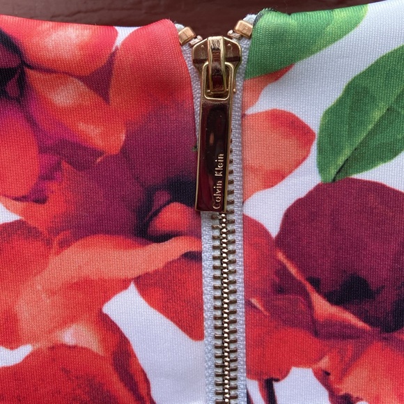 NWT Calvin Klein Floral Scuba Knit Sleeveless V-Neck Sheath Dress Women's Size 6 - Picture 9 of 13